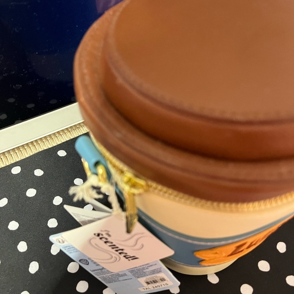 Gilmore Girls Luke's Diner To-Go Coffee Cup Figural Crossbody Bag - Picture 6 of 16